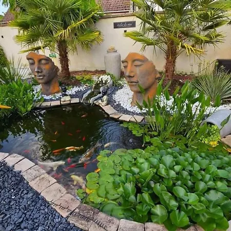 De 5 Avec Piscine Privee Jacuzzi Et Terrasse A Saudoy