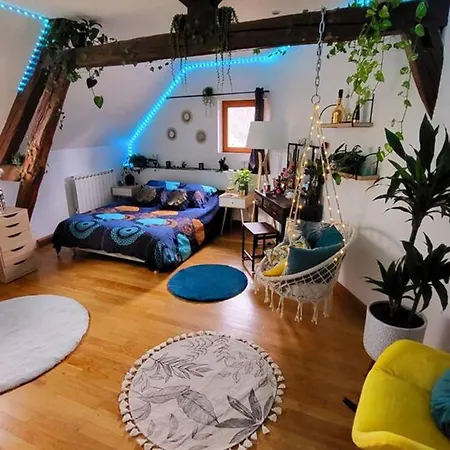 De 5 Avec Piscine Privee Jacuzzi Et Terrasse A Saudoy